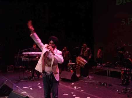 Sukhshinder Shinda Live