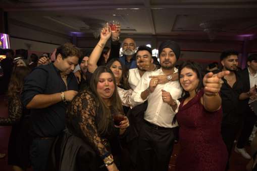 New Year Eve with Ameesha Patel-Live Performance 23-24